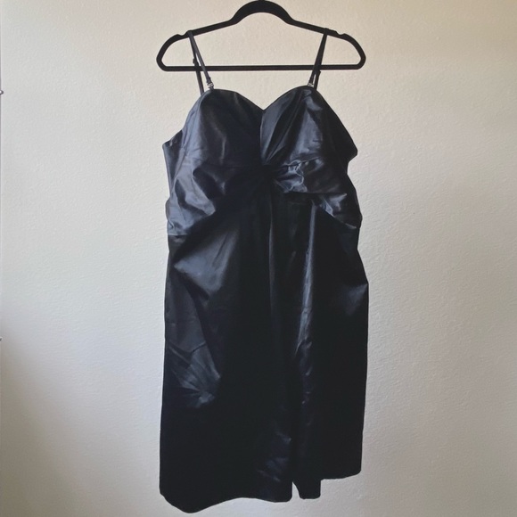 Merona Dresses & Skirts - Merona black strapless satin dress with pockets